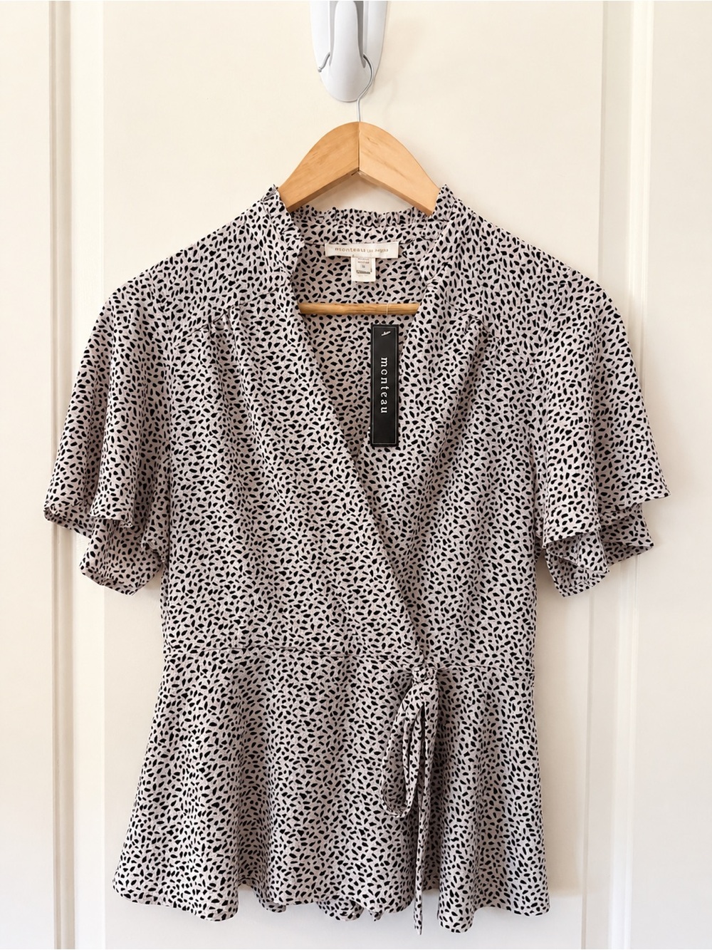 Monteau Los Angeles Ivory Black Peplum Animal Print Blouse Size M NWT Wrap